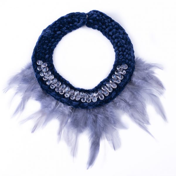Nitho blue feathers necklace