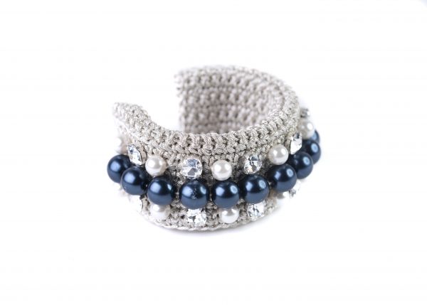 Nitho blue pearls cuff BR210020
