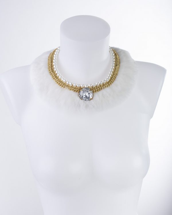 Nitho white fur necklace LX0038