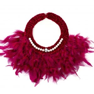 Nitho velvet feather necklace (1)